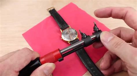 tool to unscrew watch back